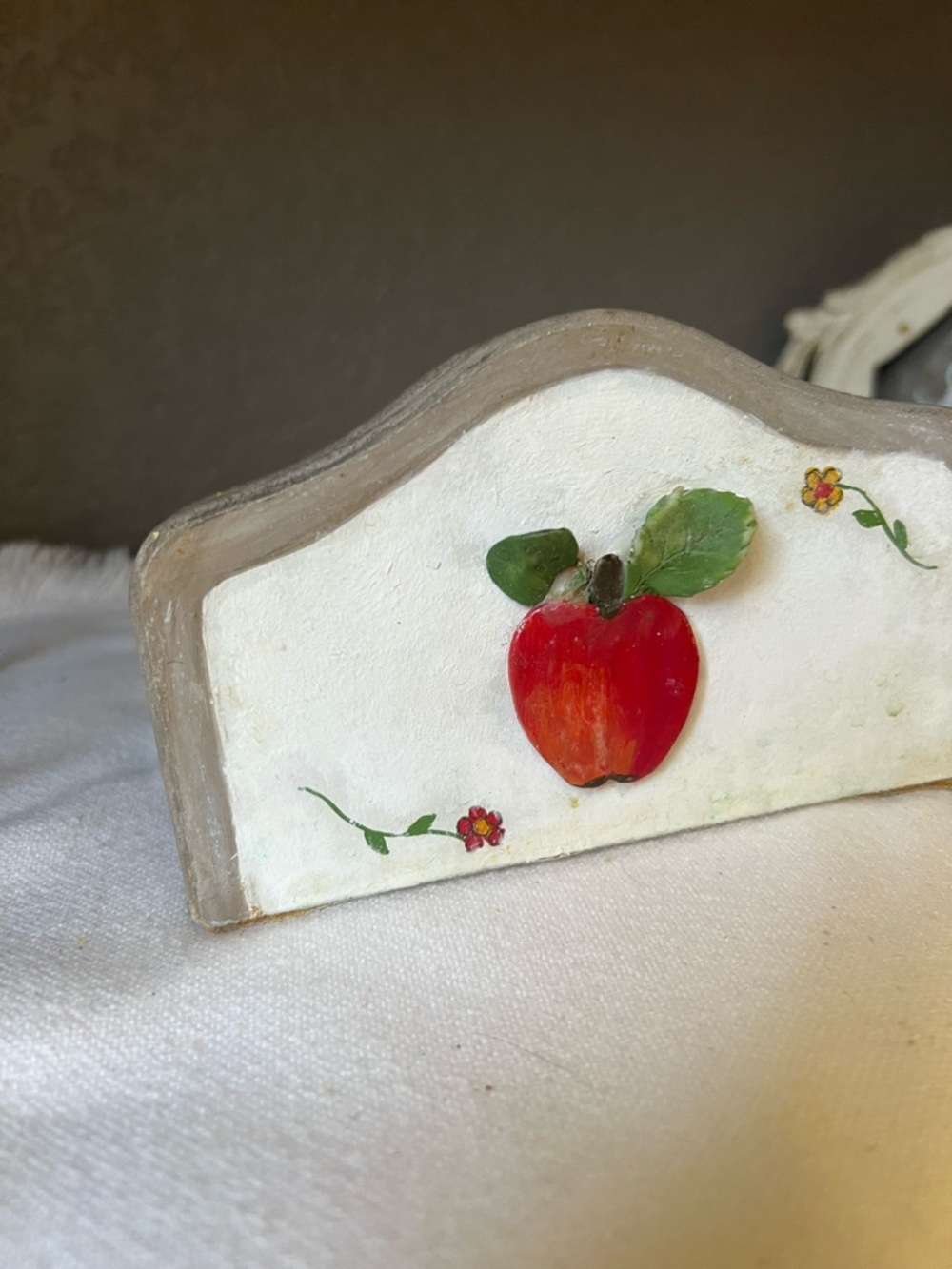 Hand-Painted Wooden Apple Napkin Holder - Red & Green - Picture 10 of 10